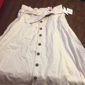 Skirt-Knee LNG Natural